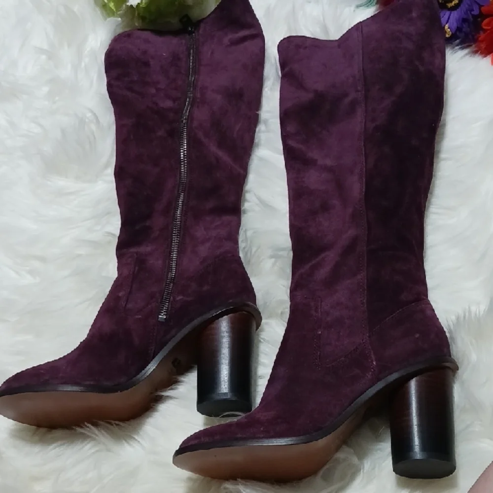NWT Elegant Coach Purple Suede Women's Boots,size 5